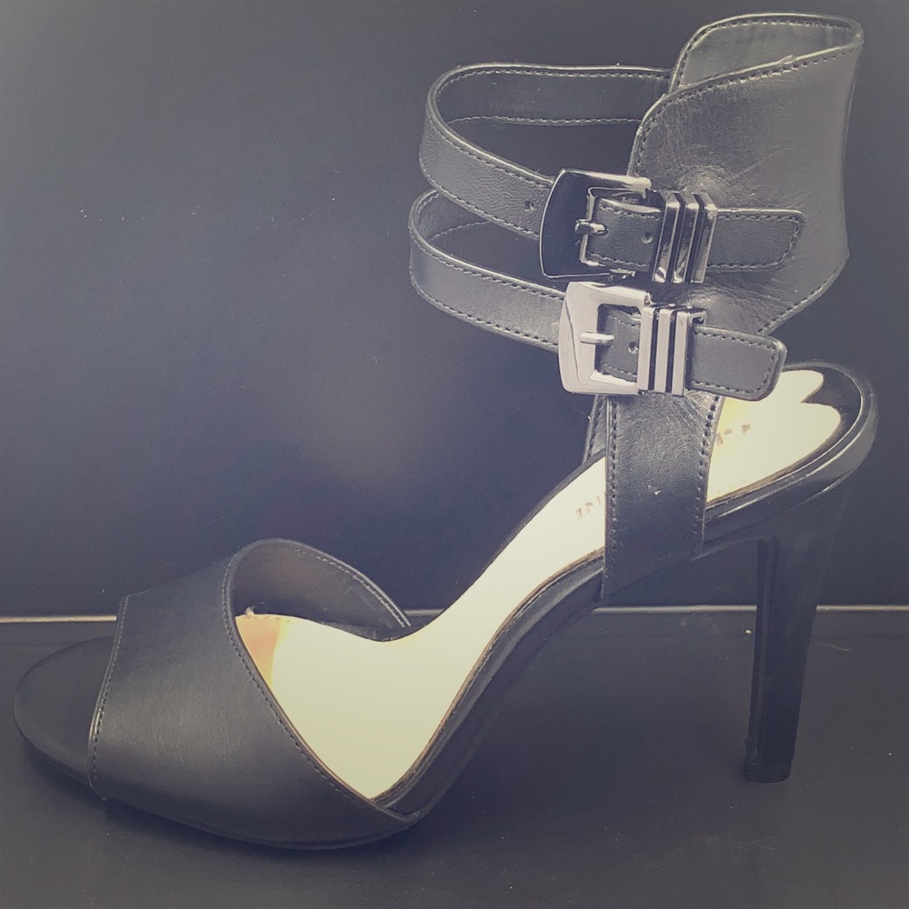 Gianni Bini 7M Black Double Buckle HighHeel Sandal